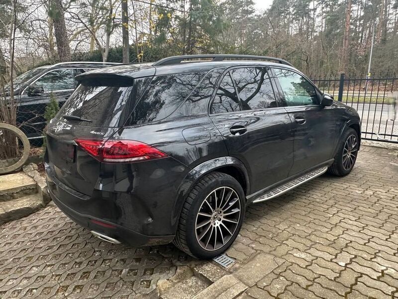 Schwarz Gebraucht 2022 Mercedes GLE350e SUV | 68.800 € (Etwas zu teuer) - Bild 1/4