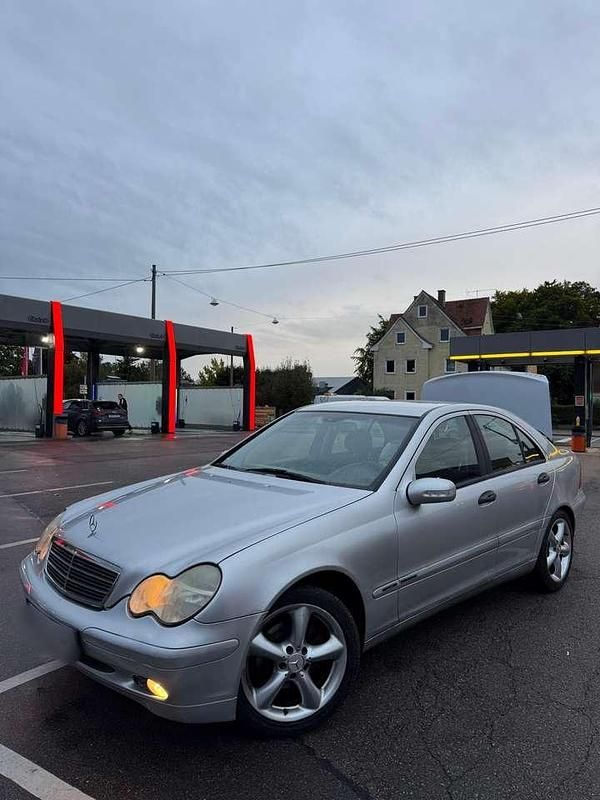 Gebraucht Mercedes C200 163 PS (119 kW) 2002 Limousine
