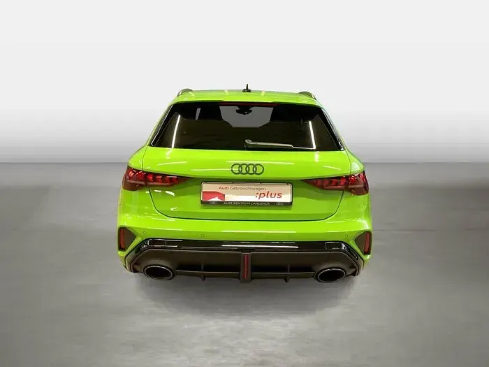 Używany Audi RS3 Ambiente 400 KM (294 kW) 2024 Zielony Sedan/Limuzyna