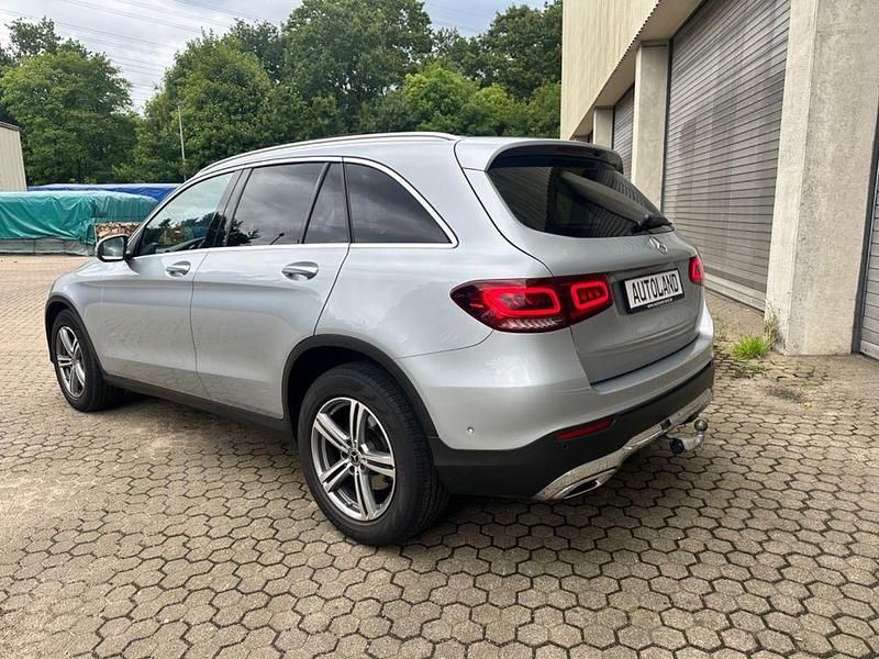 Gebraucht Mercedes GLC220 194 PS (142 kW) 2021 Silber SUV
