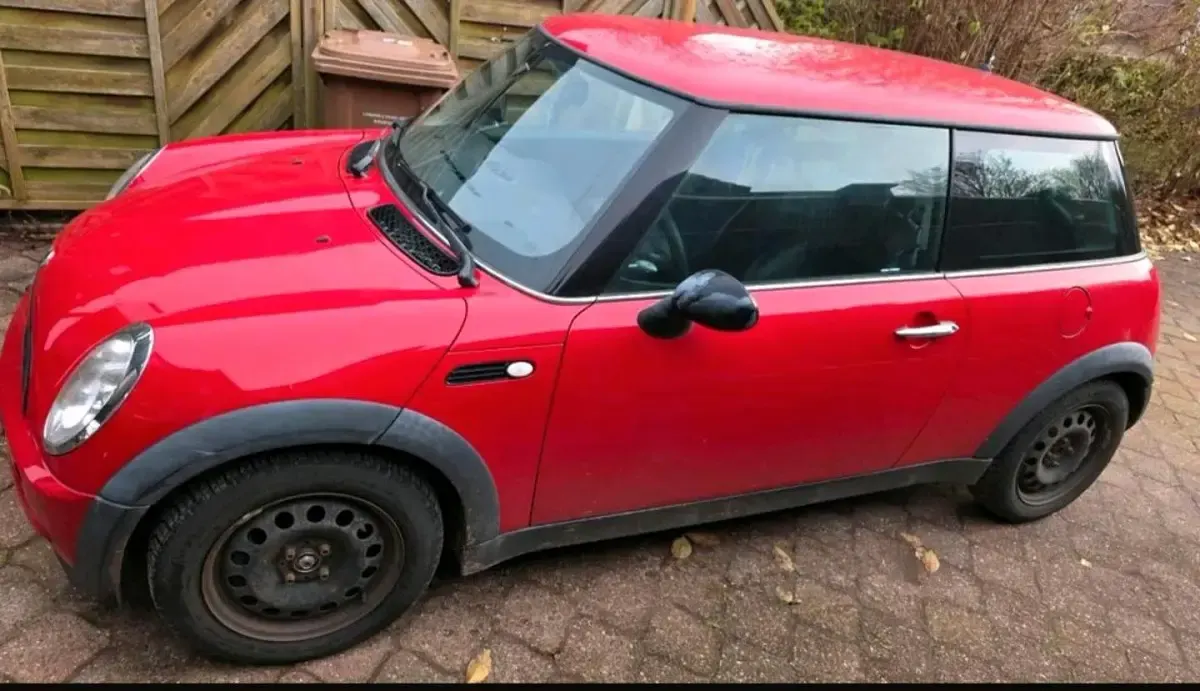 Gebraucht Mini ONE 90 PS (66 kW) 2002 Rot Kleinwagen