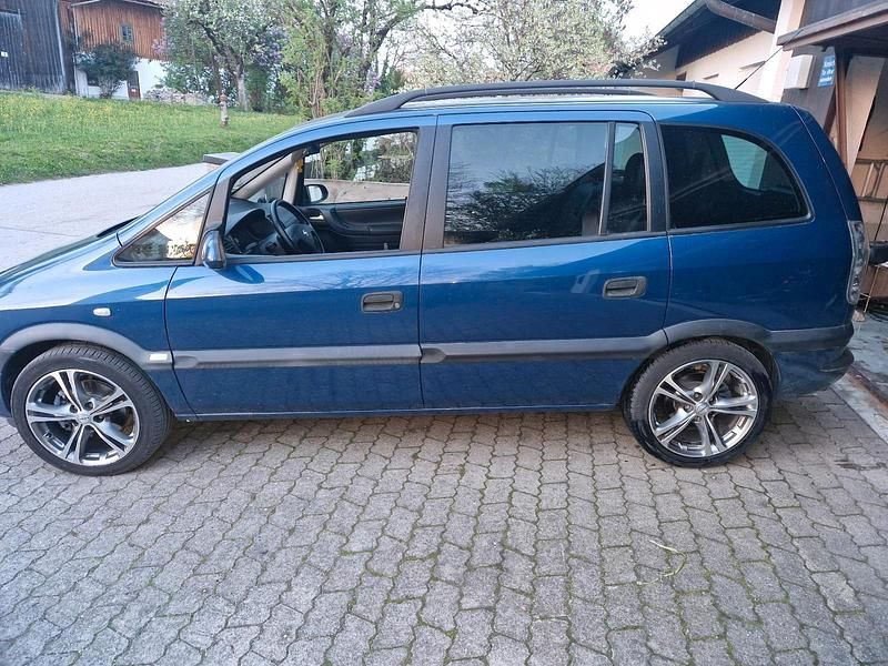 Gebraucht Opel Zafira 147 PS (108 kW) 2002 Blau Van / Kleinbus