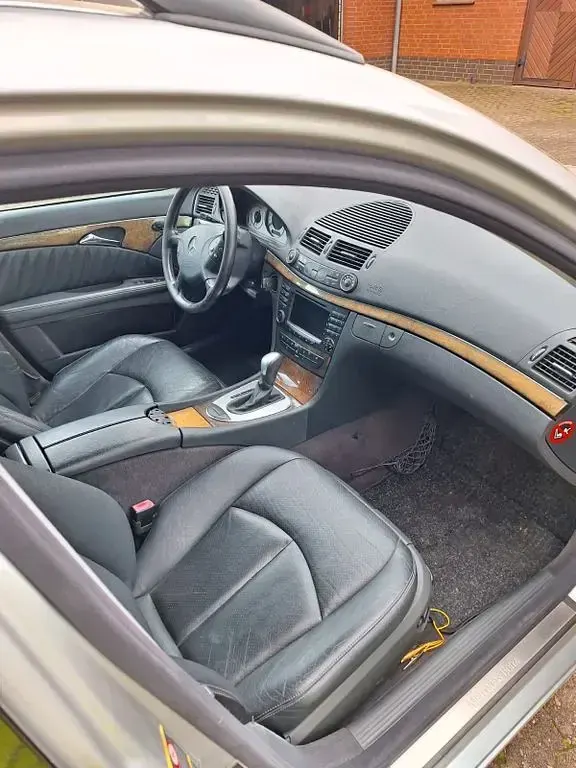 Gebraucht Mercedes 240 170 PS (125 kW) 2004 Silber Limousine
