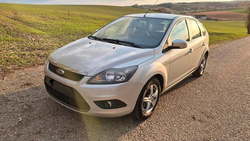 Gebraucht Ford Focus Sport 116 PS (85 kW) 2008 Silber Limousine