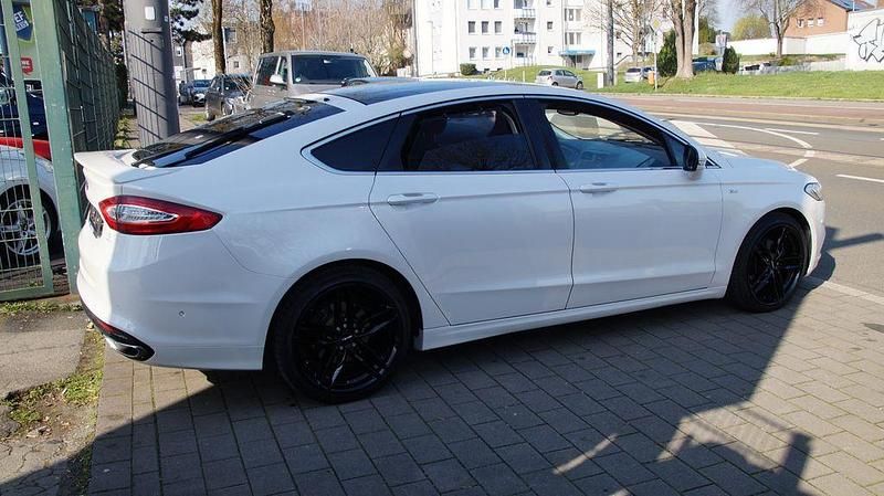 Gebraucht Ford Mondeo Titanium 179 PS (131 kW) 2015 Weiß Limousine