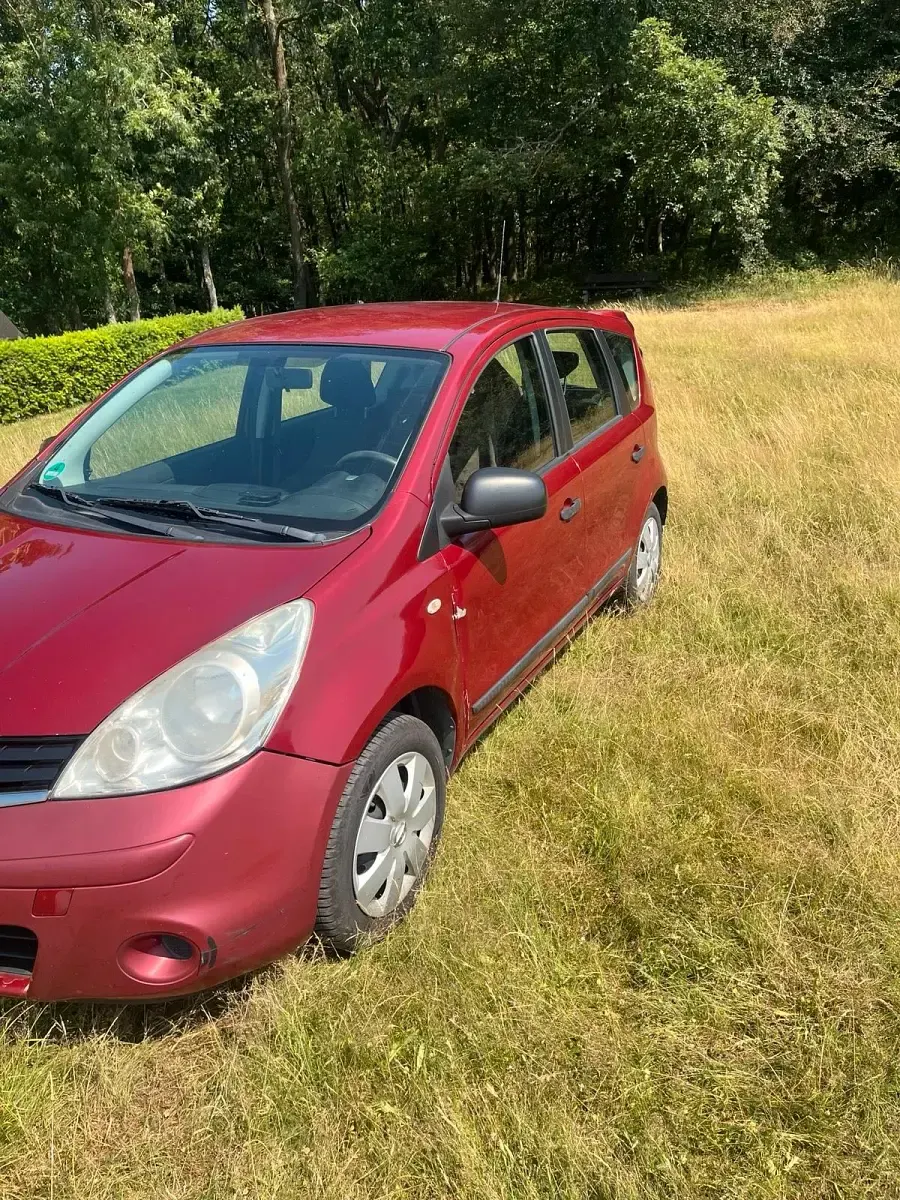 Gebraucht Nissan Note 88 PS (64 kW) 2011 Rot Kleinwagen