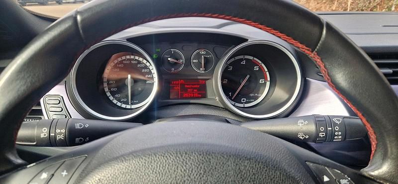 Gebraucht Alfa Romeo Giulietta 170 PS (125 kW) 2012 Schwarz Kleinwagen