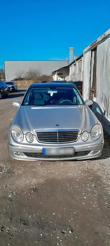 Gebraucht Mercedes E240 177 PS (130 kW) 2003 Grau Limousine