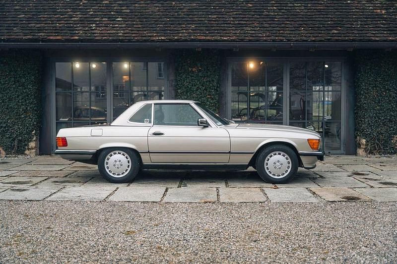 Gebraucht Mercedes 560 231 PS (169 kW) 1989 Silber Cabrio