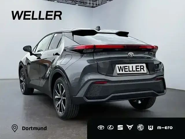 Neu Toyota C-HR 140 PS (102 kW) 2026 Grey metallic (1g3) / black (202) (schwarz) SUV