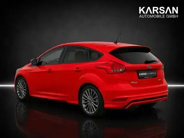 Gebraucht Ford Focus ST-Line 140 PS (102 kW) 2018 Rot Kleinwagen