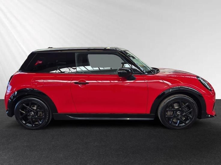 Gebraucht Mini Cooper 114 kW (156 PS) 2025 Chili red ii Kleinwagen