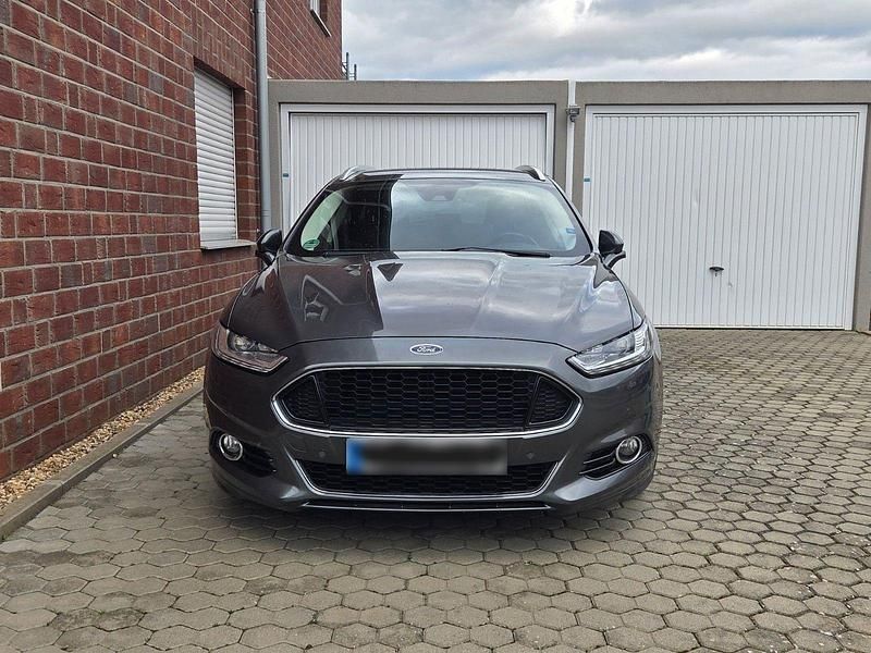 Gebraucht Ford Mondeo Titanium 150 PS (110 kW) 2015 Grau Kombi