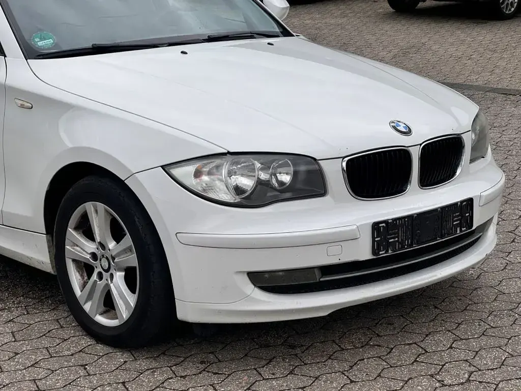 Gebraucht BMW 116 116 PS (85 kW) 2010 Weiß Kleinwagen