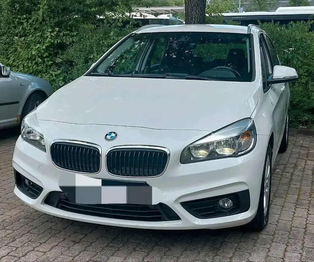Gebraucht BMW 214 Active Tourer 95 PS (69 kW) 2016 Weiß Van / Kleinbus
