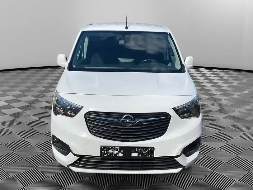 Second-hand Opel Combo Edition 131 CP (96 kW) 2021 Alb Monovolum
