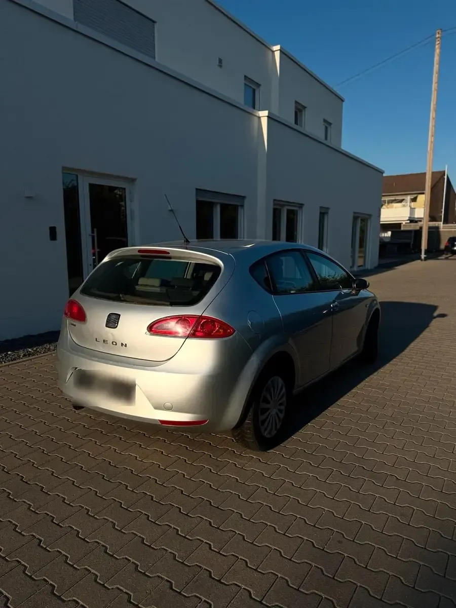 Gebraucht Seat Leon 105 PS (77 kW) 2007 Silber Kleinwagen