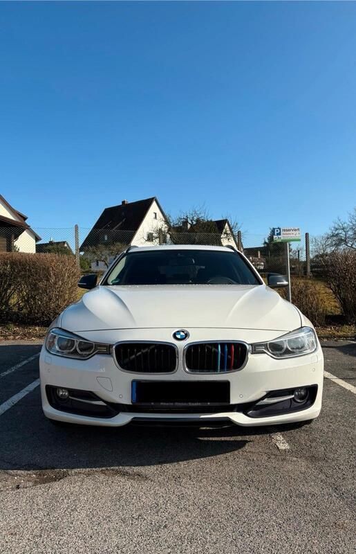 Weiß Gebraucht 2014 BMW 318 Sport Line Kombi | 10.990 € (Etwas zu teuer) - Bild 1/4