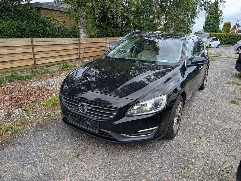 Schwarz Gebraucht 2013 Volvo V60 Business Edition Kombi | 5.938 € (Guter Preis) - Bild 1/4