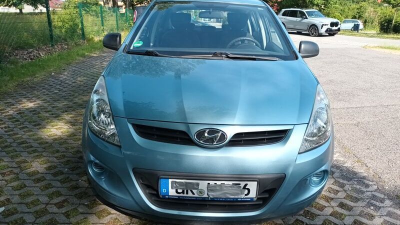 Blau Gebraucht 2009 Hyundai i20 Classic Limousine | 3.500 € (Guter Preis) - Bild 1/4