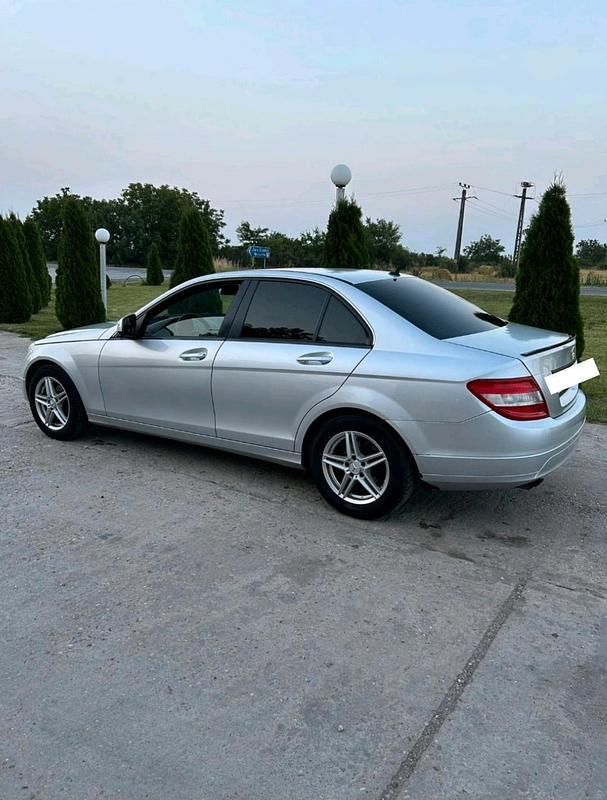 Silber Gebraucht 2007 Mercedes C180 Limousine | 6.199 € - Bild 1/4