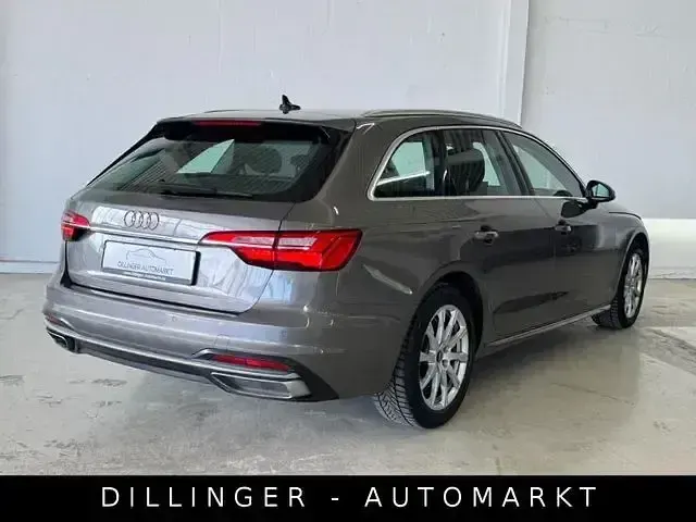Gebraucht Audi A4 Advanced 136 PS (100 kW) 2021 Grau Kombi