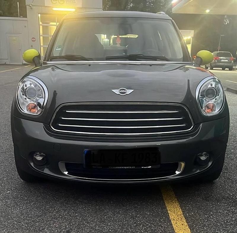 Braun Gebraucht 2013 Mini Cooper Countryman SUV | 7.400 € - Bild 1/4