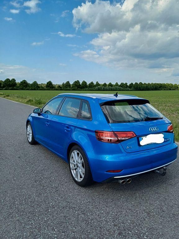 Gebraucht Audi A3 Sport 150 PS (110 kW) 2019 Blau Limousine