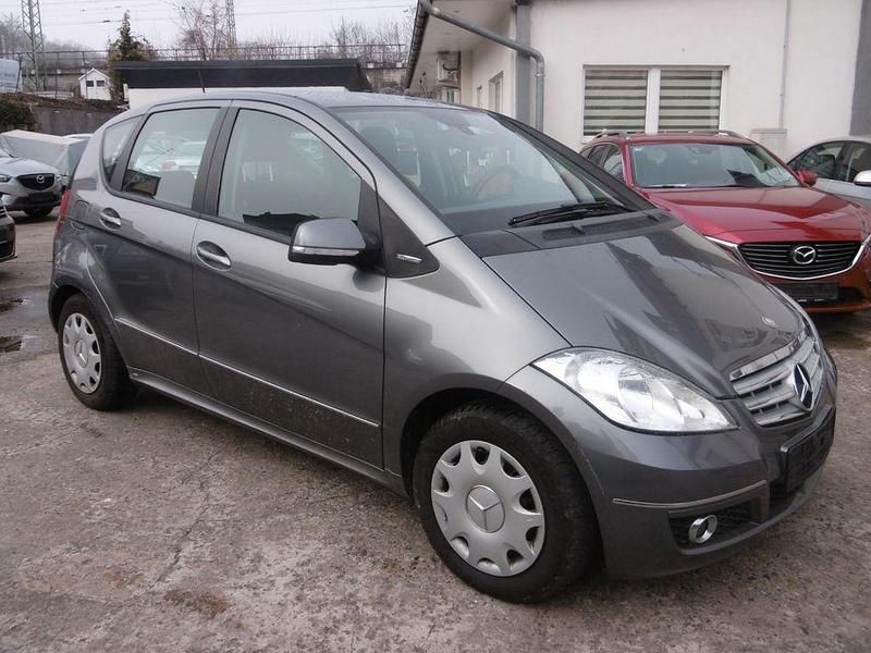 Gebraucht Mercedes A160 95 PS (69 kW) 2011 Grau Limousine