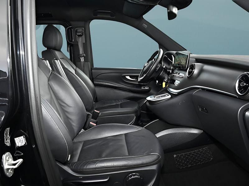 Gebraucht Mercedes V300 237 PS (174 kW) 2023 Schwarz Van / Kleinbus