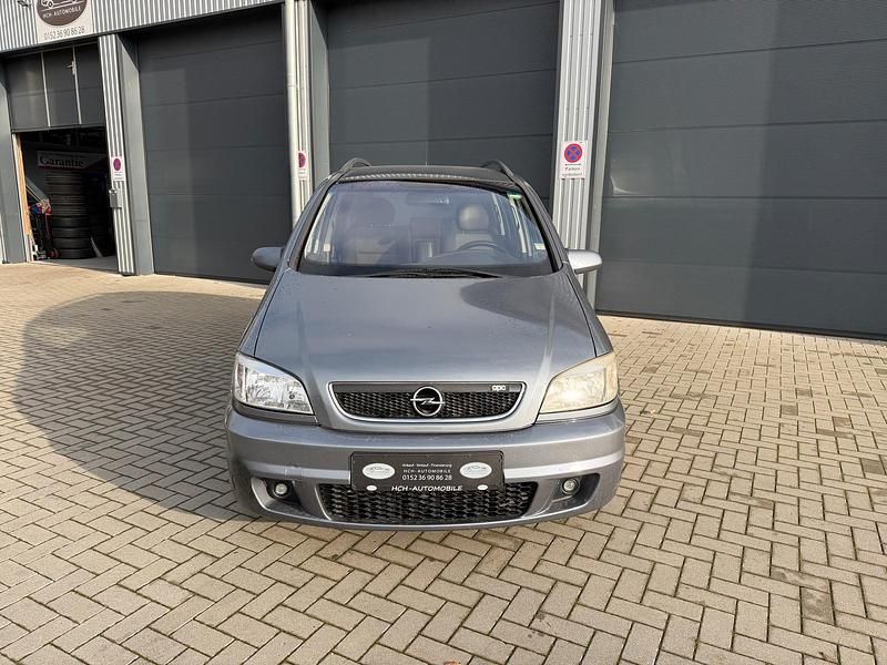 Grau Gebraucht 2004 Opel Zafira Edition Van / Kleinbus | 3.980 € (Teuer) - Bild 1/4