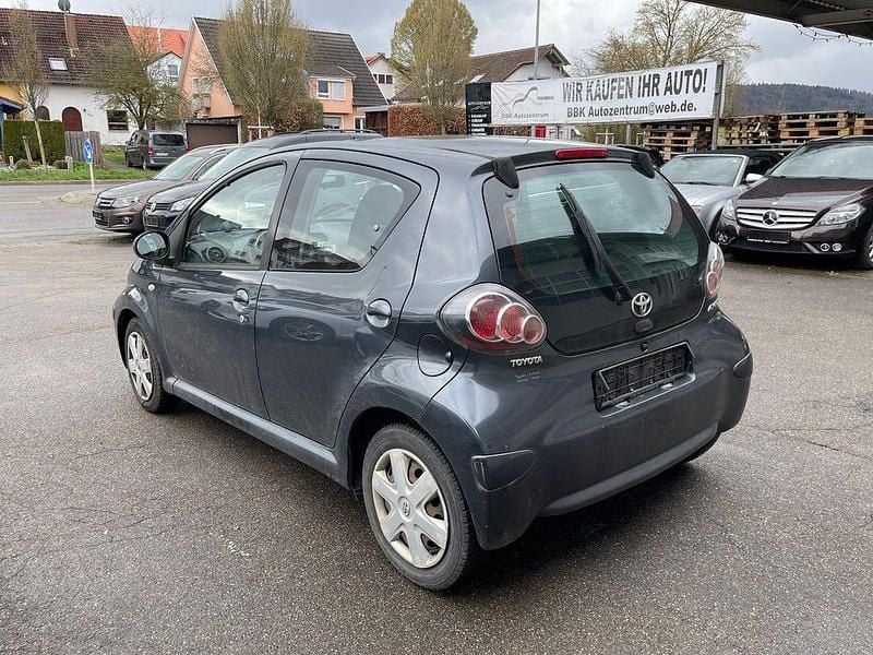 Gebraucht Toyota Aygo Cool 68 PS (50 kW) 2010 Grau Kleinwagen