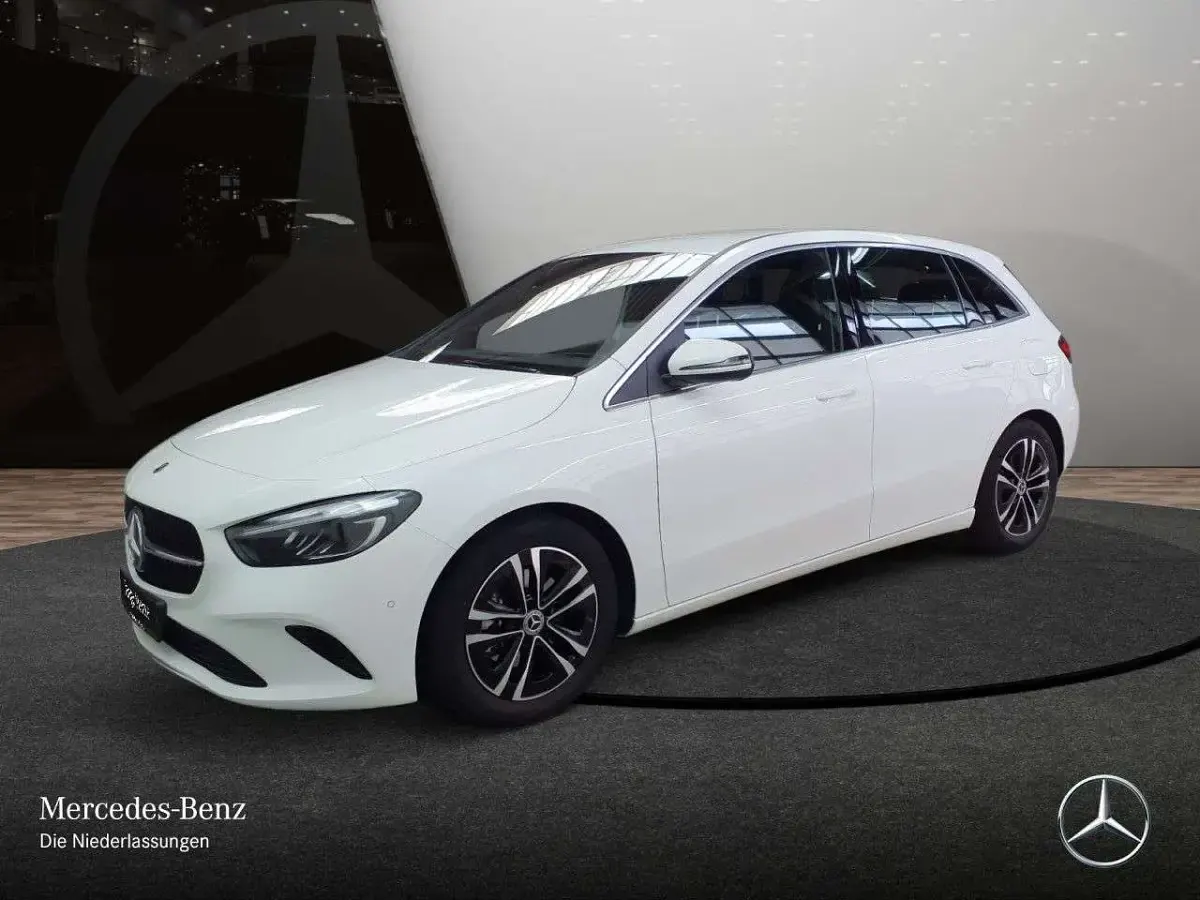 Gebraucht Mercedes B200 Progressive 163 PS (119 kW) 2025 Weiß Kleinwagen