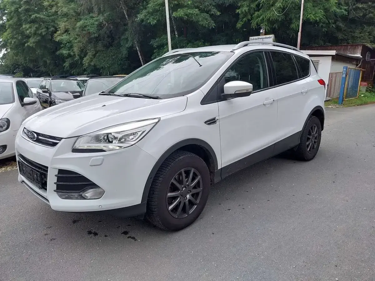 Gebraucht Ford Kuga Titanium 150 PS (110 kW) 2015 Weiß SUV