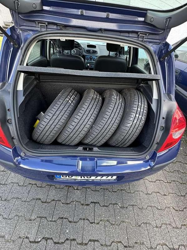 Gebraucht Renault Clio II Expression 75 PS (55 kW) 2009 Limousine