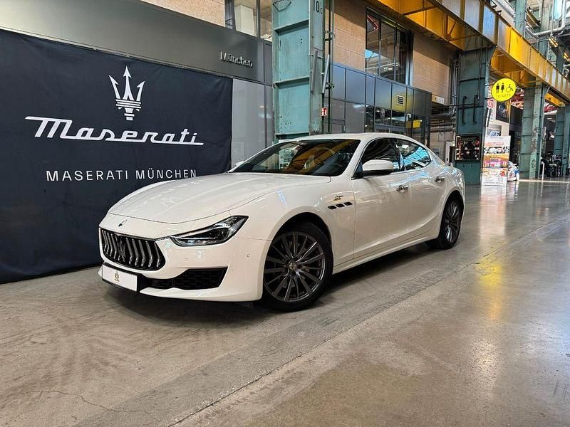 Bianco uno Gebraucht 2022 Maserati Ghibli GT Coupé | 54.100 € (Fairer Preis) - Bild 1/4