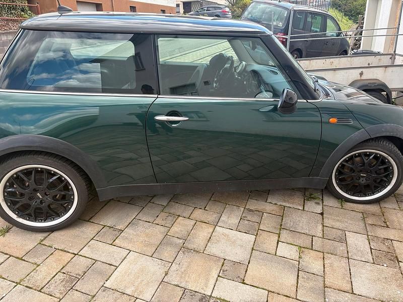 Second-hand Mini Cooper 116 CP (85 kW) 2004 Verde Hatchback