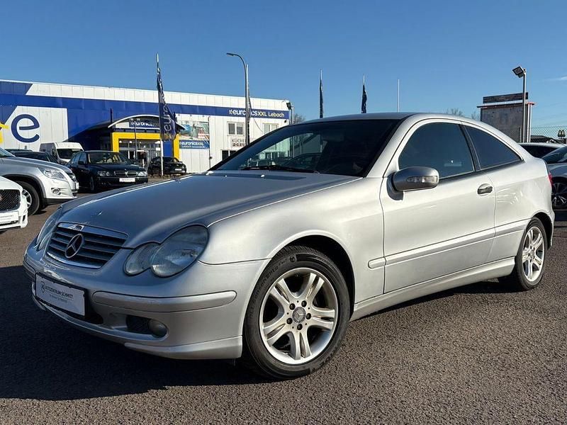 Gebraucht Mercedes C180 129 PS (94 kW) 2001 Silber Coupé