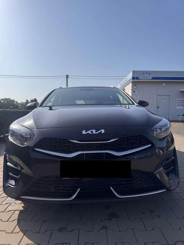 Schwarz Gebraucht 2023 Kia Ceed Sportswagon Kombi | 26.500 € (Teuer) - Bild 1/4