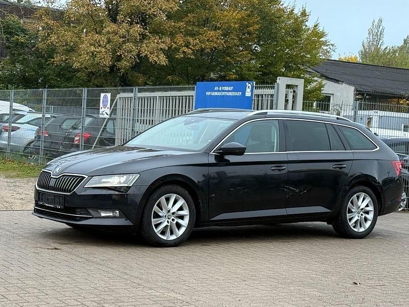 Schwarz Gebraucht 2019 Skoda Superb Style Kombi | 12.400 € (Superpreis) - Bild 1/4