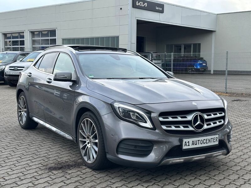 Grau Gebraucht 2019 Mercedes GLA250 AMG SUV | 25.990 € (Guter Preis) - Bild 1/4