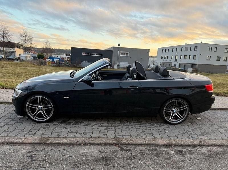 Schwarz Gebraucht 2008 BMW 325 Cabriolet Sport Line Cabrio | 9.890 € (Fairer Preis) - Bild 1/4