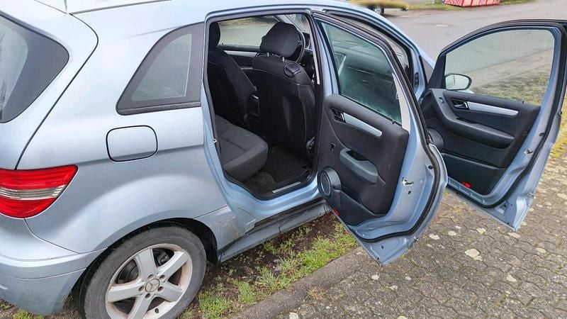 Gebraucht Mercedes B170 116 PS (85 kW) 2006 Silber Van / Kleinbus