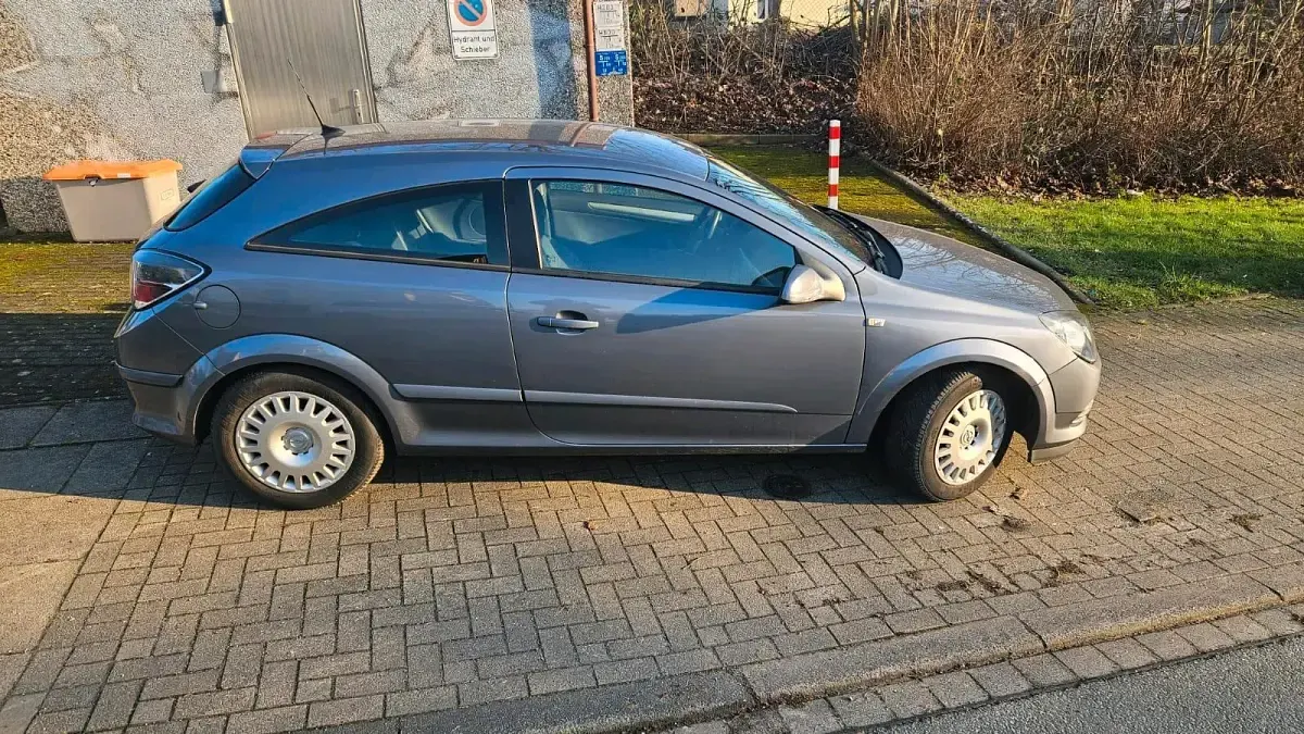 Gebraucht Opel Astra 90 PS (66 kW) 2007 Grau Coupé