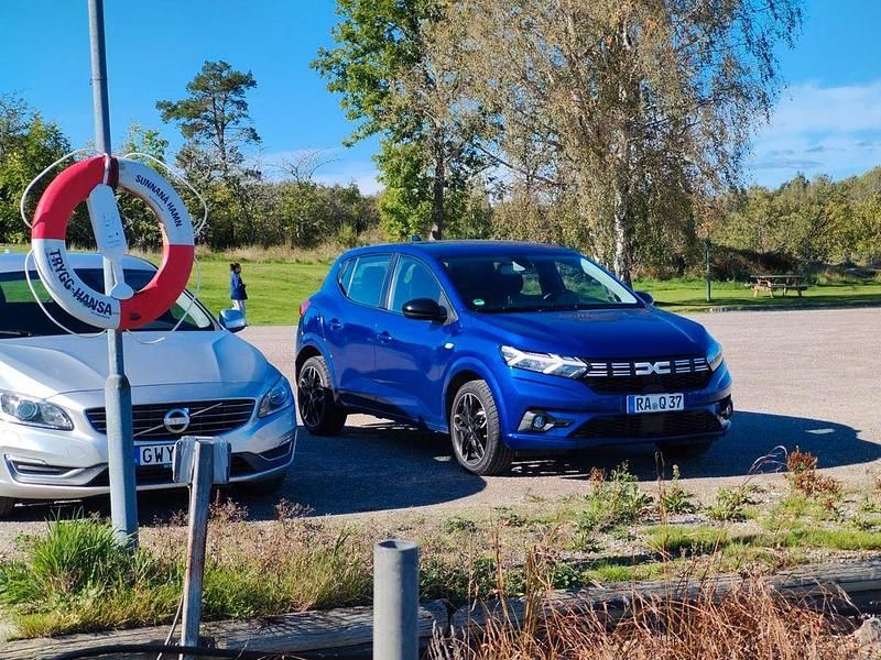 Gebraucht Dacia Sandero Expression 91 PS (66 kW) 2023 Blau Limousine