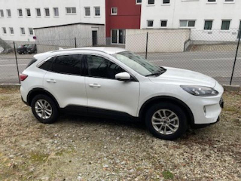 Weiß Gebraucht 2022 Ford Kuga Titanium SUV | 24.000 € - Bild 1/3