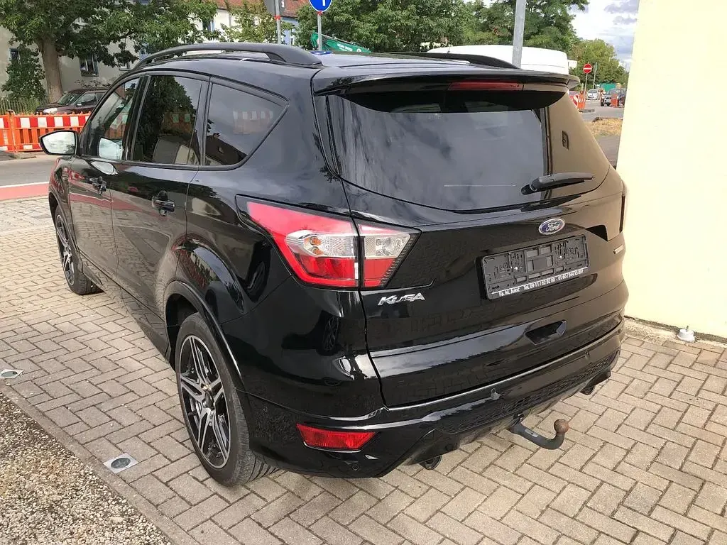 Gebraucht Ford Kuga ST-Line 150 PS (110 kW) 2019 Schwarz SUV