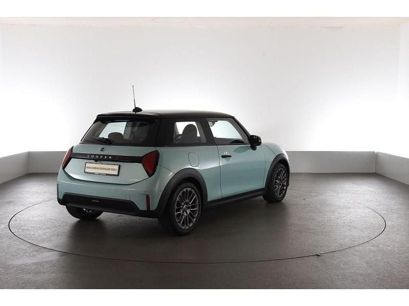 Gebraucht Mini Cooper S Classic 204 PS (150 kW) 2024 Gruen Kleinwagen