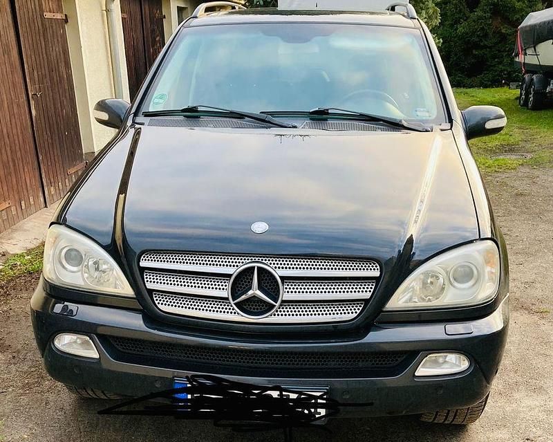 Schwarz Gebraucht 2004 Mercedes ML270 SUV | 7.000 € (Fairer Preis) - Bild 1/4