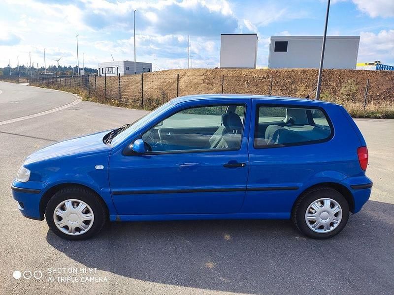 Gebraucht VW Polo 60 PS (44 kW) 2001 Blau Limousine